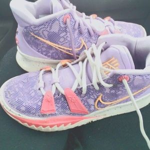Kyrie 7s Daughter size 8